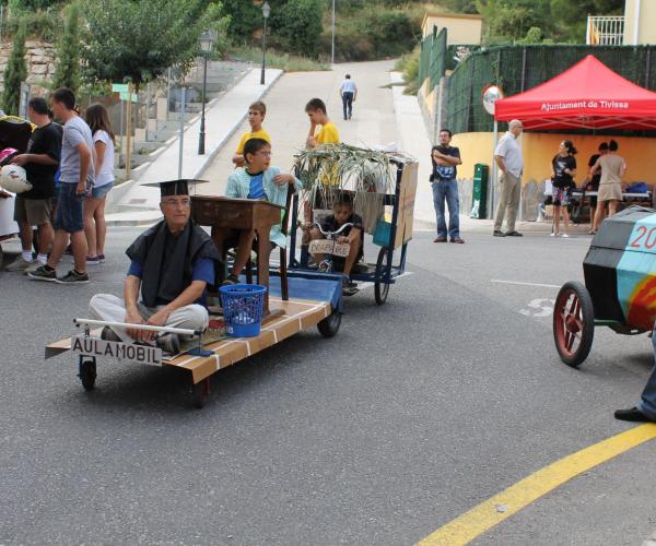 Baixada d'artefactes casolans a Tivissa, any 2014