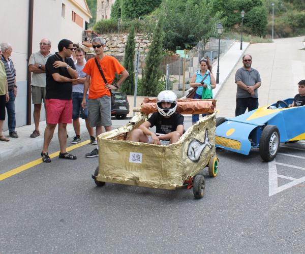 Baixada d'artefactes casolans a Tivissa, any 2014