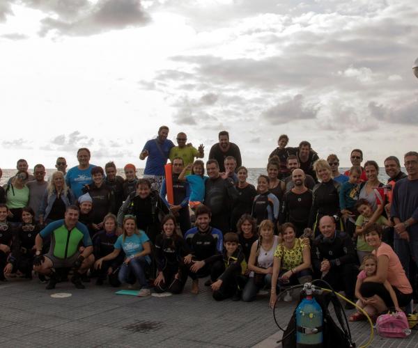 Jornada de neteja de platges a l’Hospitalet de l’Infant