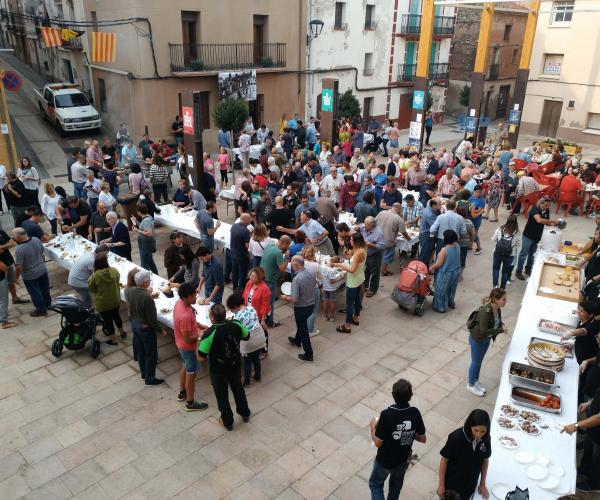  XXII Clotxada popular de Vandellòs clotxa de les terres de mestral fundació alícia gastronomia arenque pimiento cebolla ajo tomate aceite escalivado escalivat