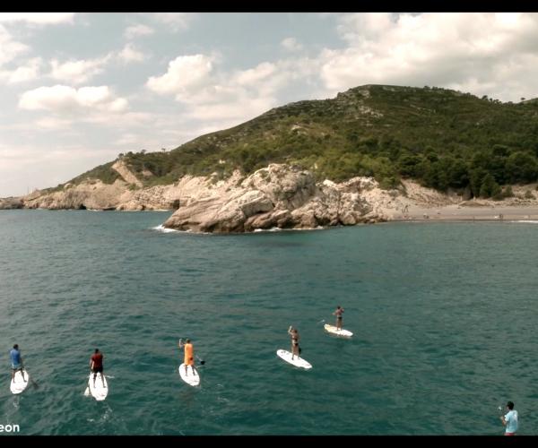 terres de mestral  paddle surf mar muntanya