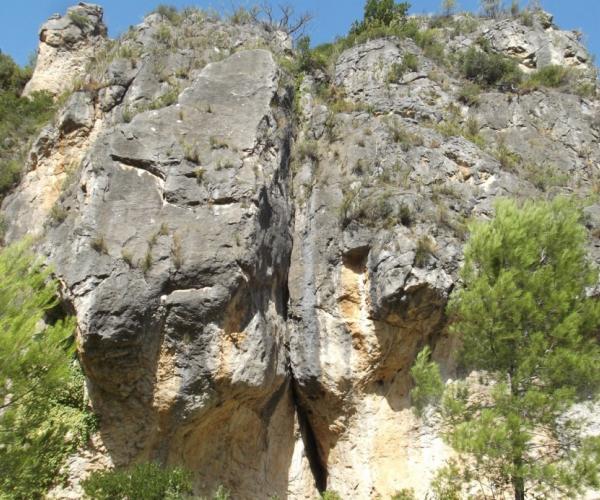 The water that bores rocks Discover how water forms the mountains hiking GEOSUD El agua que agujerea rocas Descubre como el agua da forma a las montañas senderismo GEOSUD