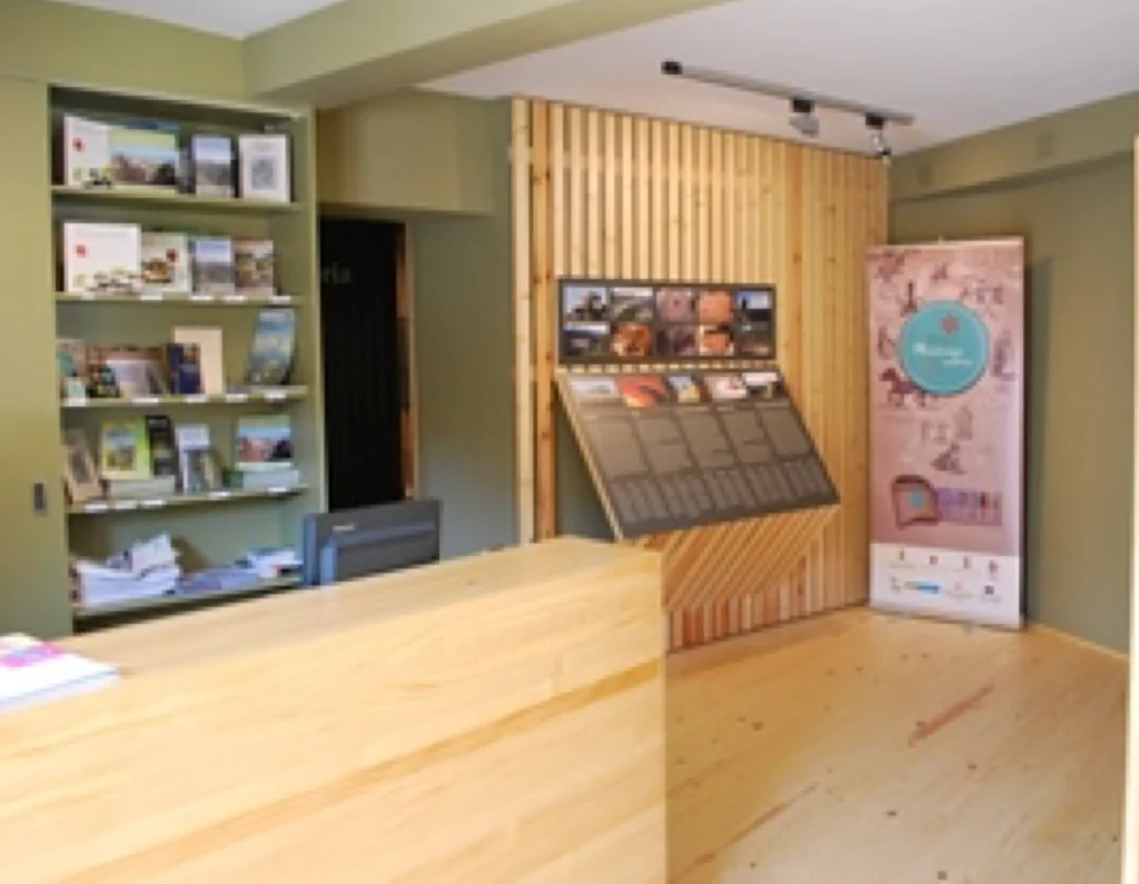 Oficina de Turismo de Pratdip y Centro de Interpretación de la Serra de Llaberia